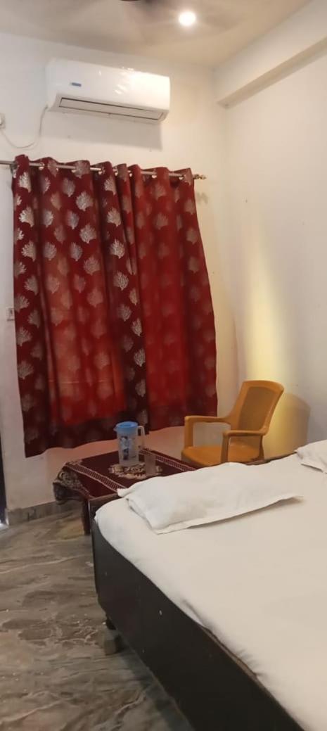 Ayodhya Vaibhav Sadan Dharmsala酒店 外观 照片