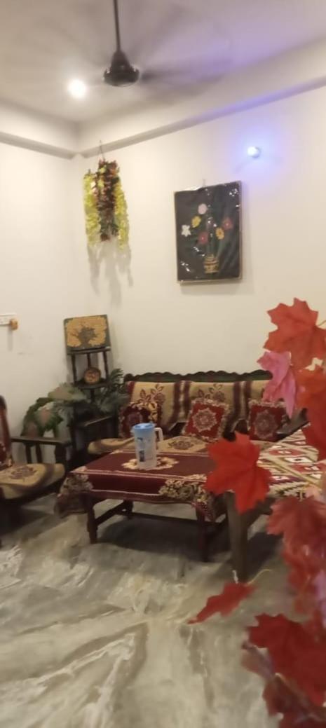 Ayodhya Vaibhav Sadan Dharmsala酒店 外观 照片